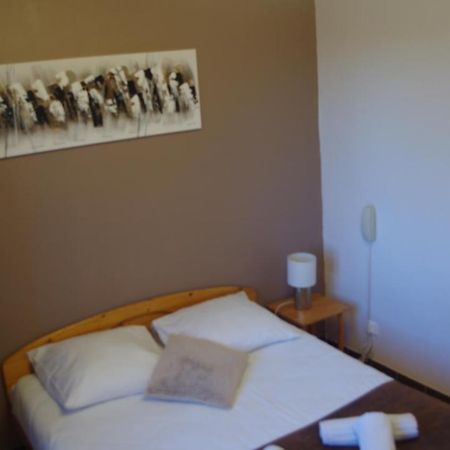 Le Robinson Hotel Pierrelatte Luaran gambar