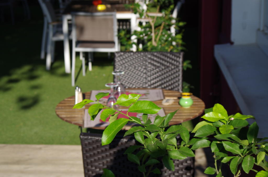 Le Robinson Hotel Pierrelatte Luaran gambar