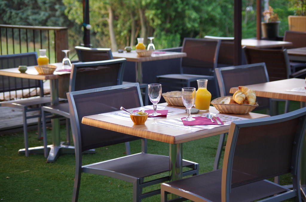 Le Robinson Hotel Pierrelatte Luaran gambar