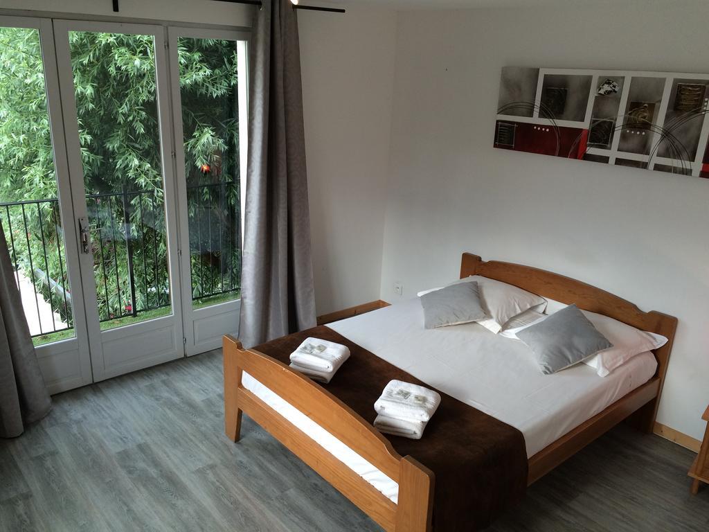 Le Robinson Hotel Pierrelatte Luaran gambar